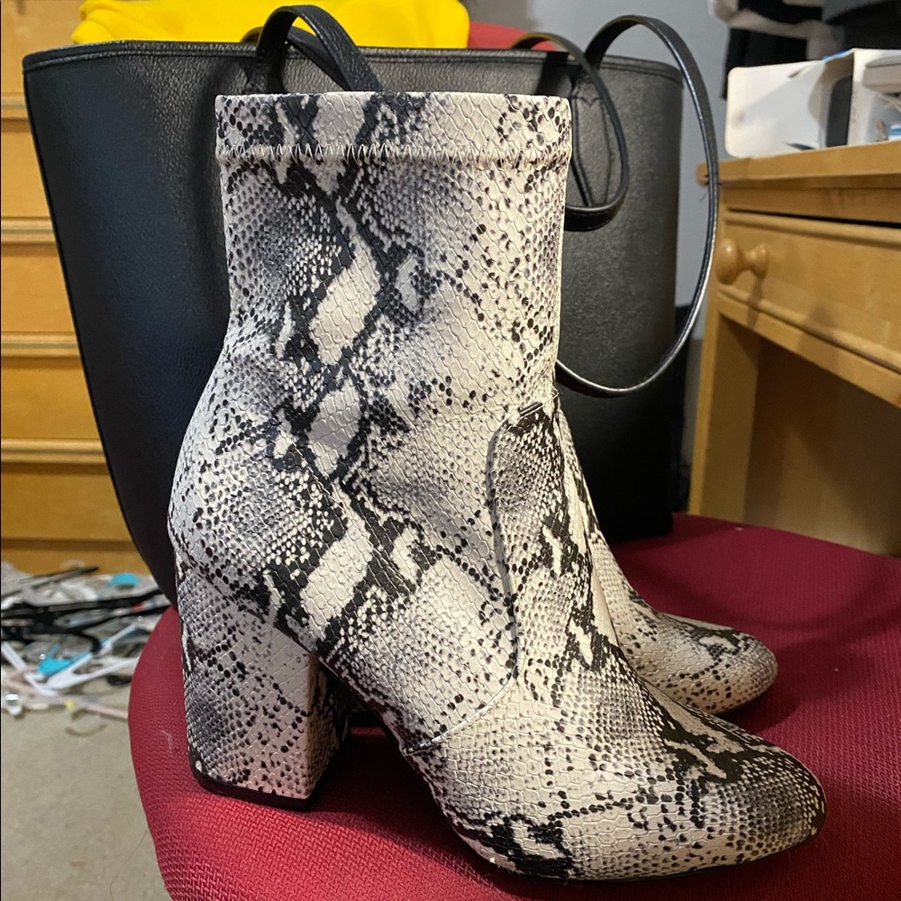 Snakeskin leather booties